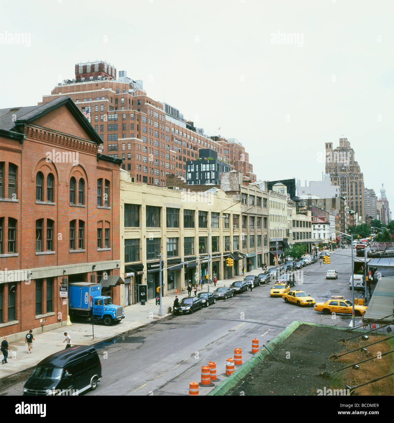 Blick auf den Meatpacking District W 14th Street Standort des Stella McCartney Stores in Chelsea NY NYC New York City USA KATHY DEWITT Stockfoto