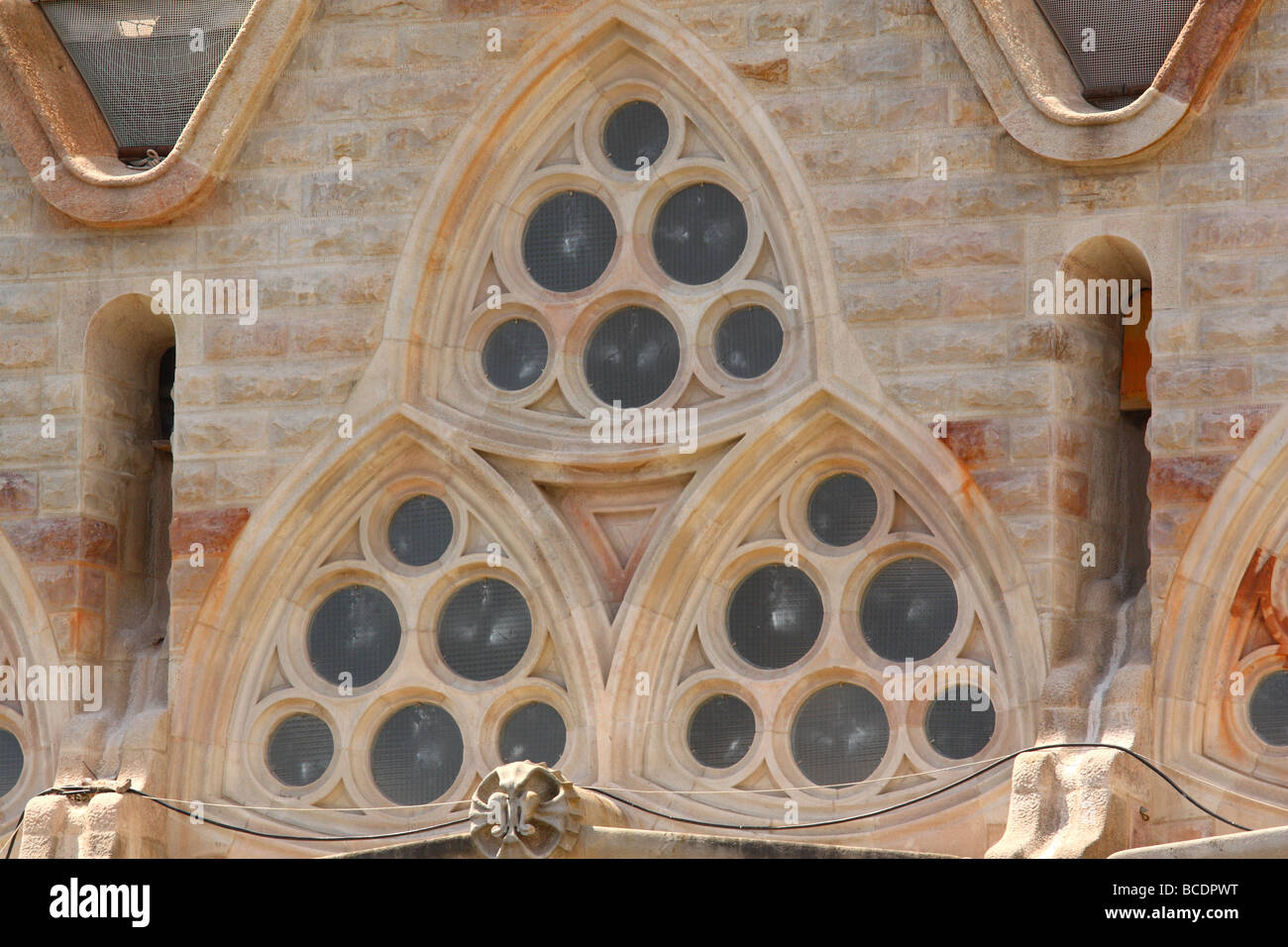 Fenster Sagrada Familia von Gaudi Barcelona Catalunya Spanien Stockfoto