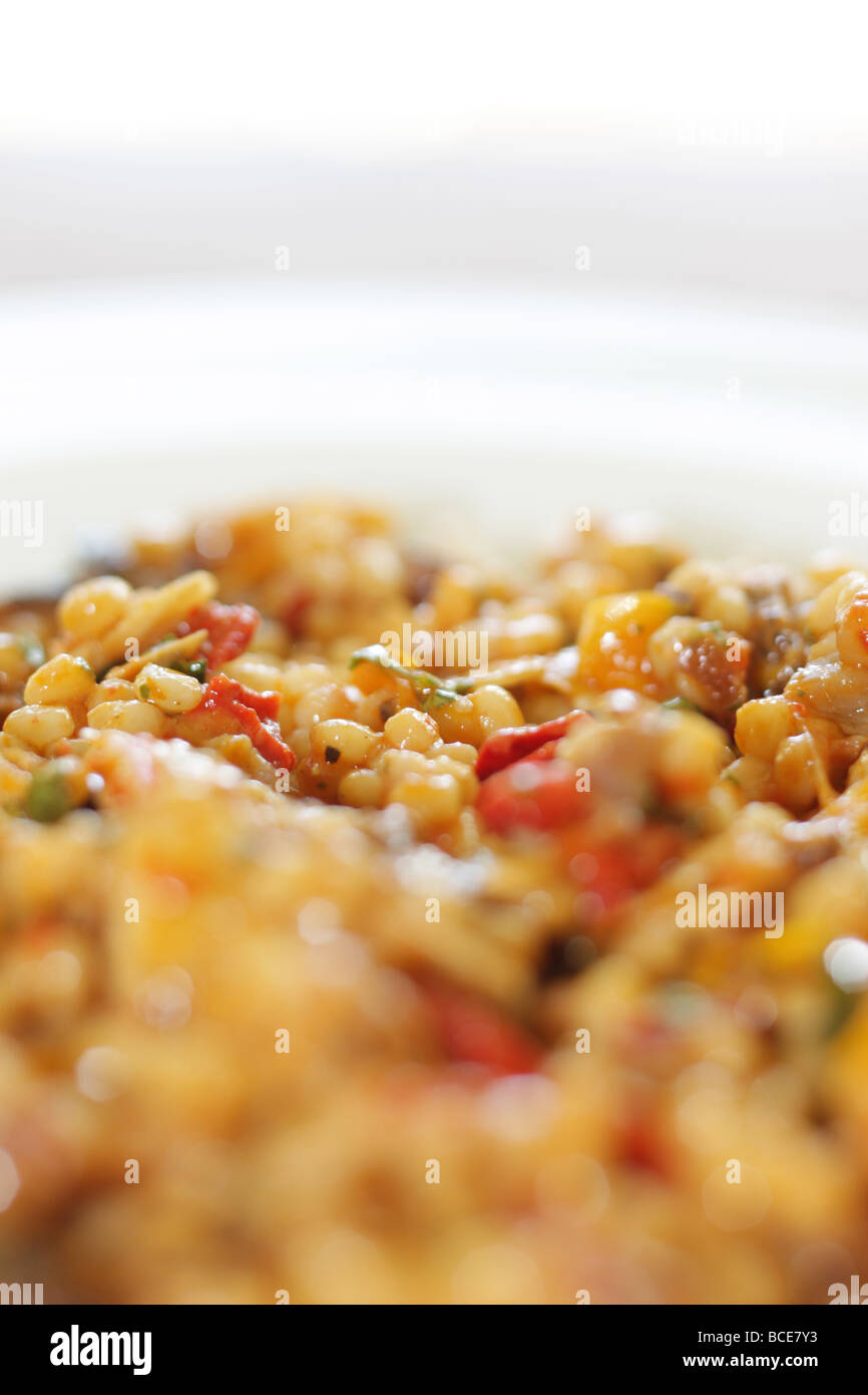 Riesige Cous Cous Salat Stockfoto