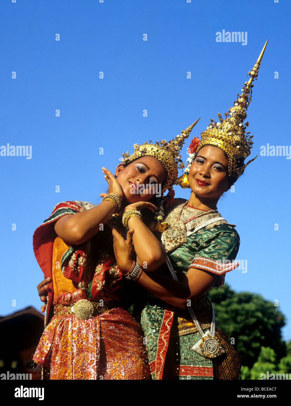 2318 traditionelle Thai Tänzerinnen im klassischen Kleid Thailand Stockfoto