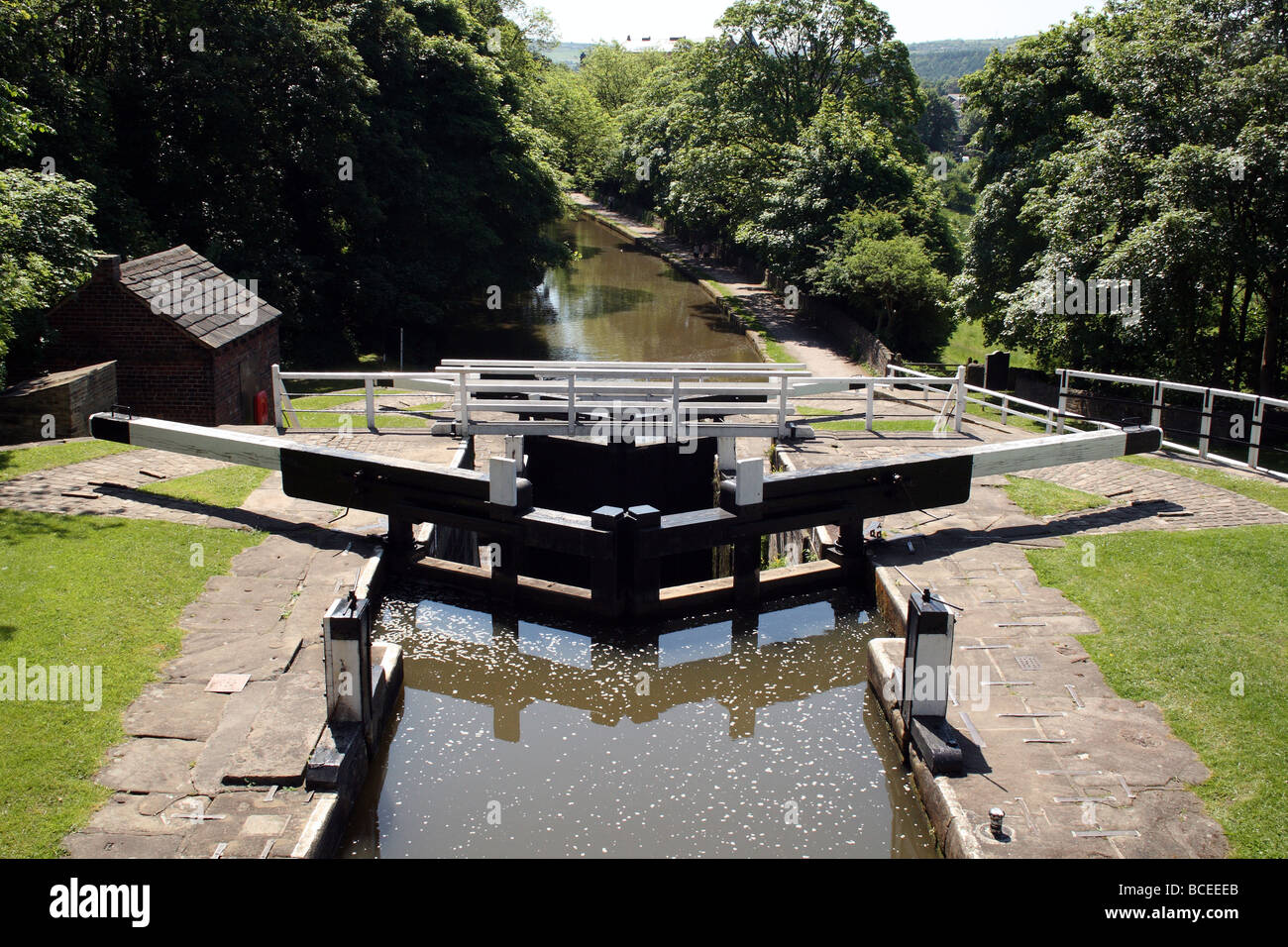 Bingley fünf steigen sperrt eine Treppe steigen 60 ft am Leeds-Liverpool-Kanal sperren Stockfoto