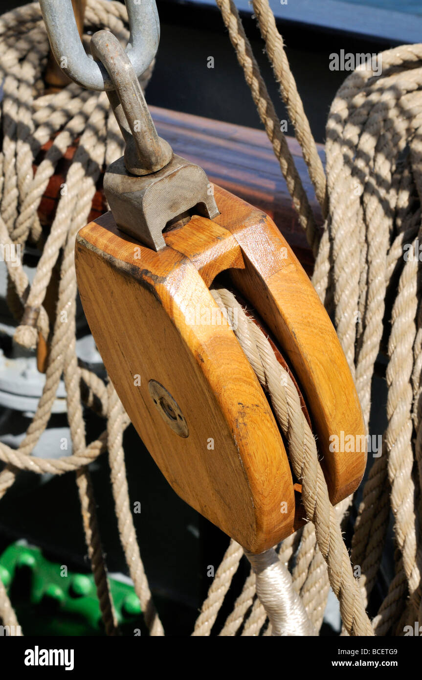 SEILFLECHTER Flaschenzug Mit 6m Seil - 900daN Bruchlast, 1,5m Hubhöhe