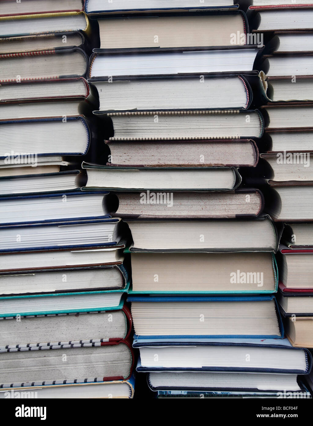 Buchhandlung, Stapel von Büchern verwendet Stockfoto