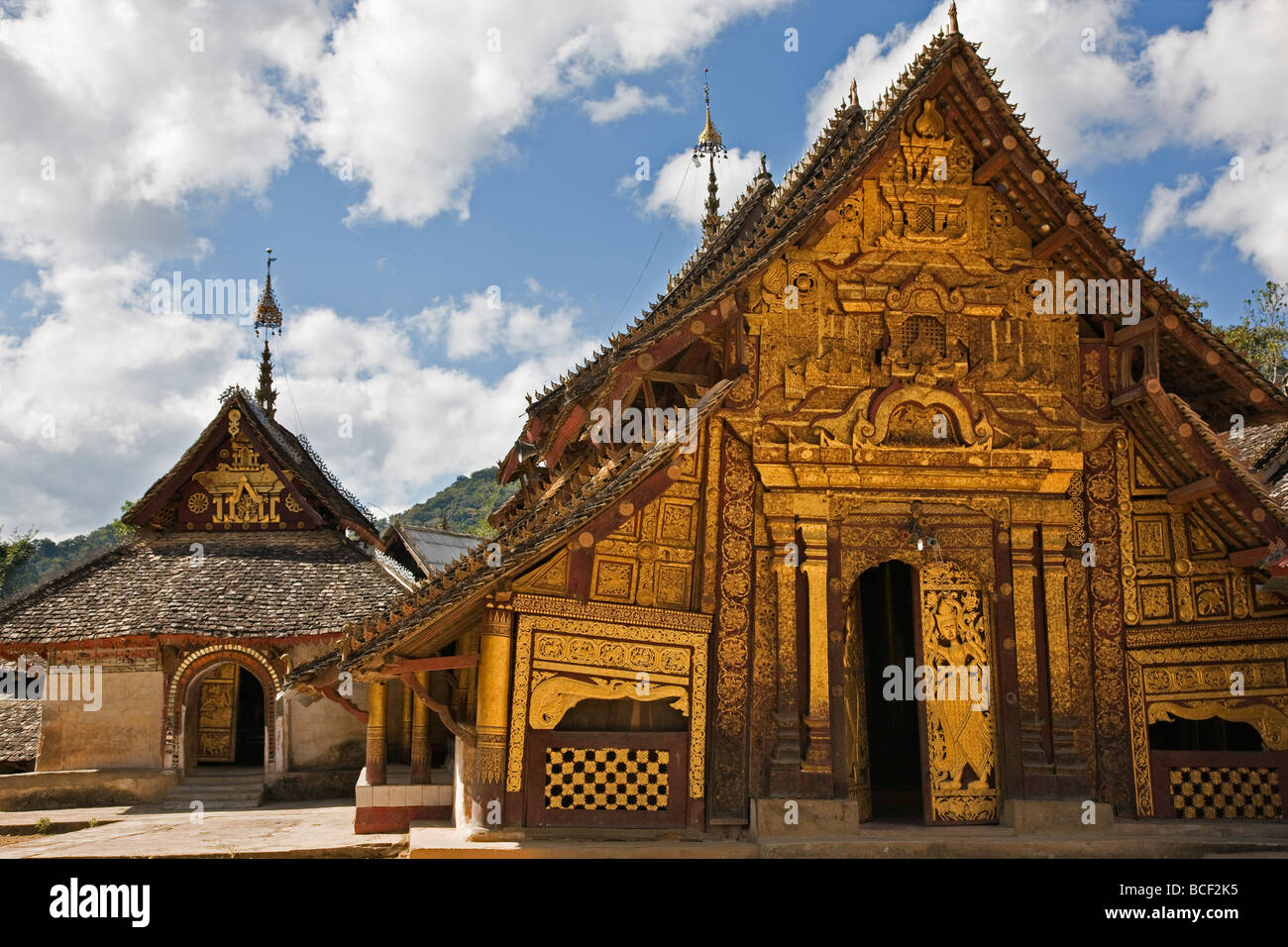 Myanmar, Burma, Wan-seeing.  Die reich verzierten 15. oder 16. Jahrhundert Wan-seeing Kloster versteckt in der Loi Pfanne Gähnen Hügeln. Stockfoto