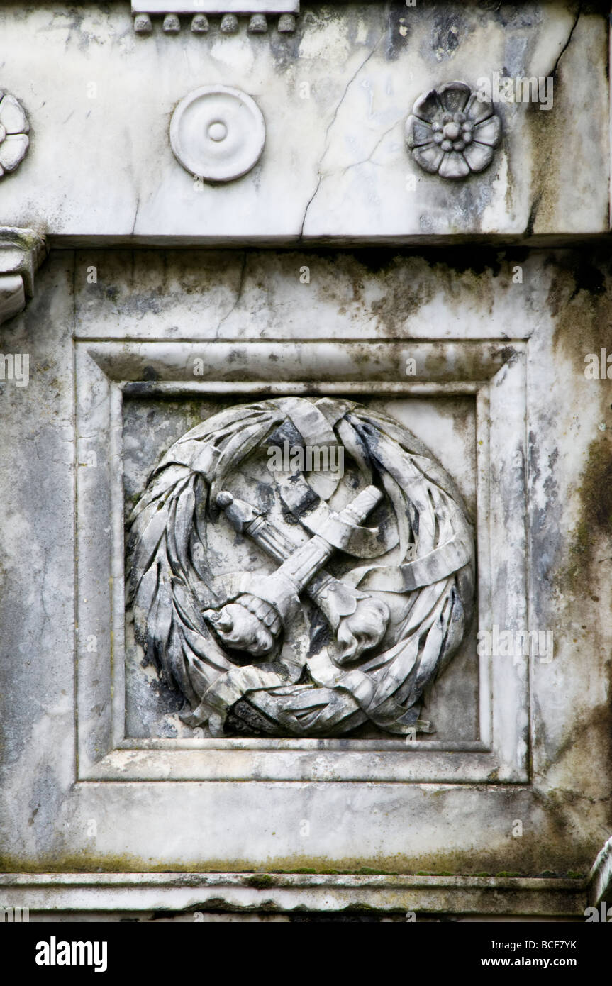 Schließen Sie Details von Denkmal, West Norwood Cemetery, London, UK Stockfoto
