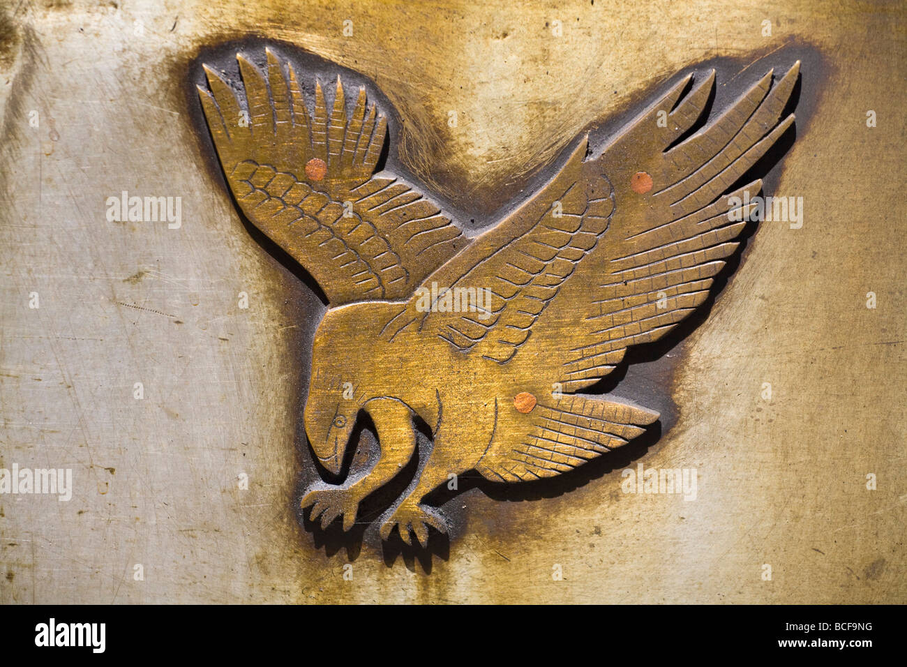 Indien, Westbengalen, Darjeeling, Darjeeling Himalayan Railway Emblem auf der Steam-Spielzeugeisenbahn Stockfoto