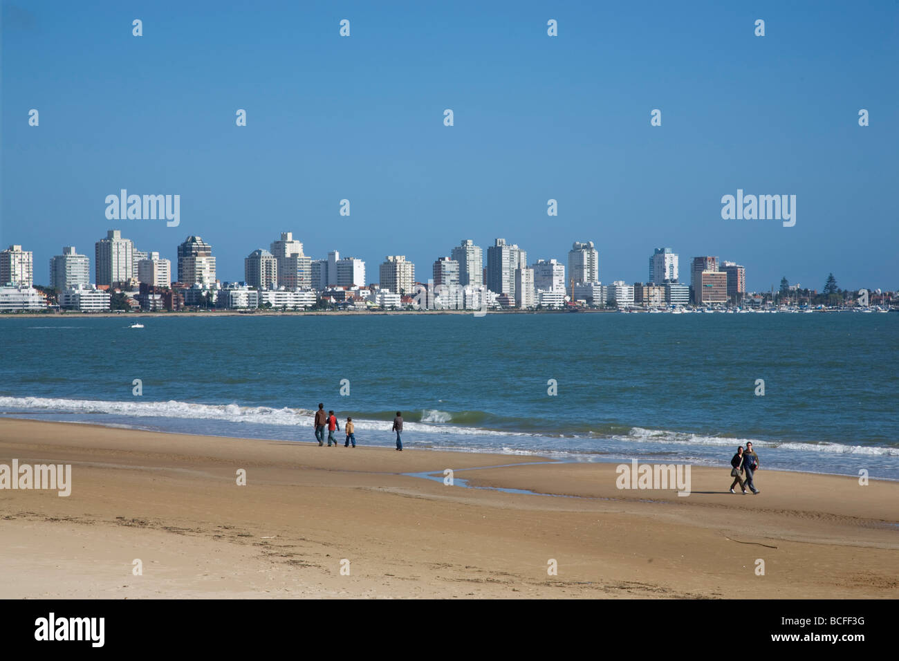 Strand und Hotels, Punta del Este, Uruguay Stockfoto