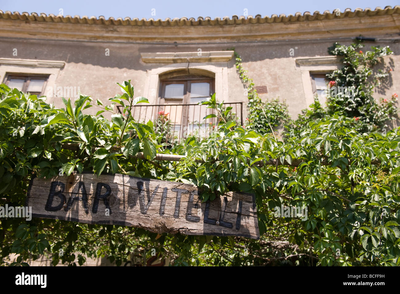 Bar Vitelli, Savoca Sizilien. Verwendet als Drehort von Francis Ford Coppola her der "The Godfather" Stockfoto