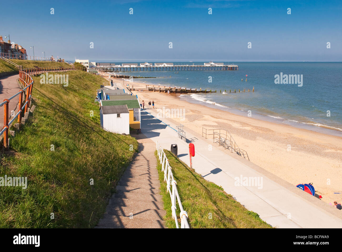 Southwold Strandpromenade und Mole in Suffolk Uk Stockfoto