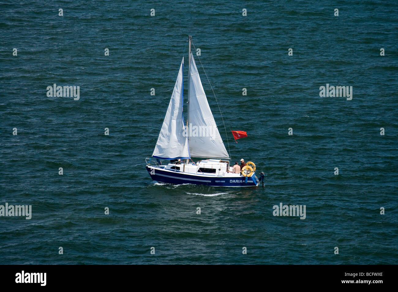 Während große Schiffe Rennen 2009 Beginn in Gdynia, Polen genommen. Viele kleine panoramischer lagen für Begleiter "Klasse A" Schmiersystems diejenigen. Stockfoto