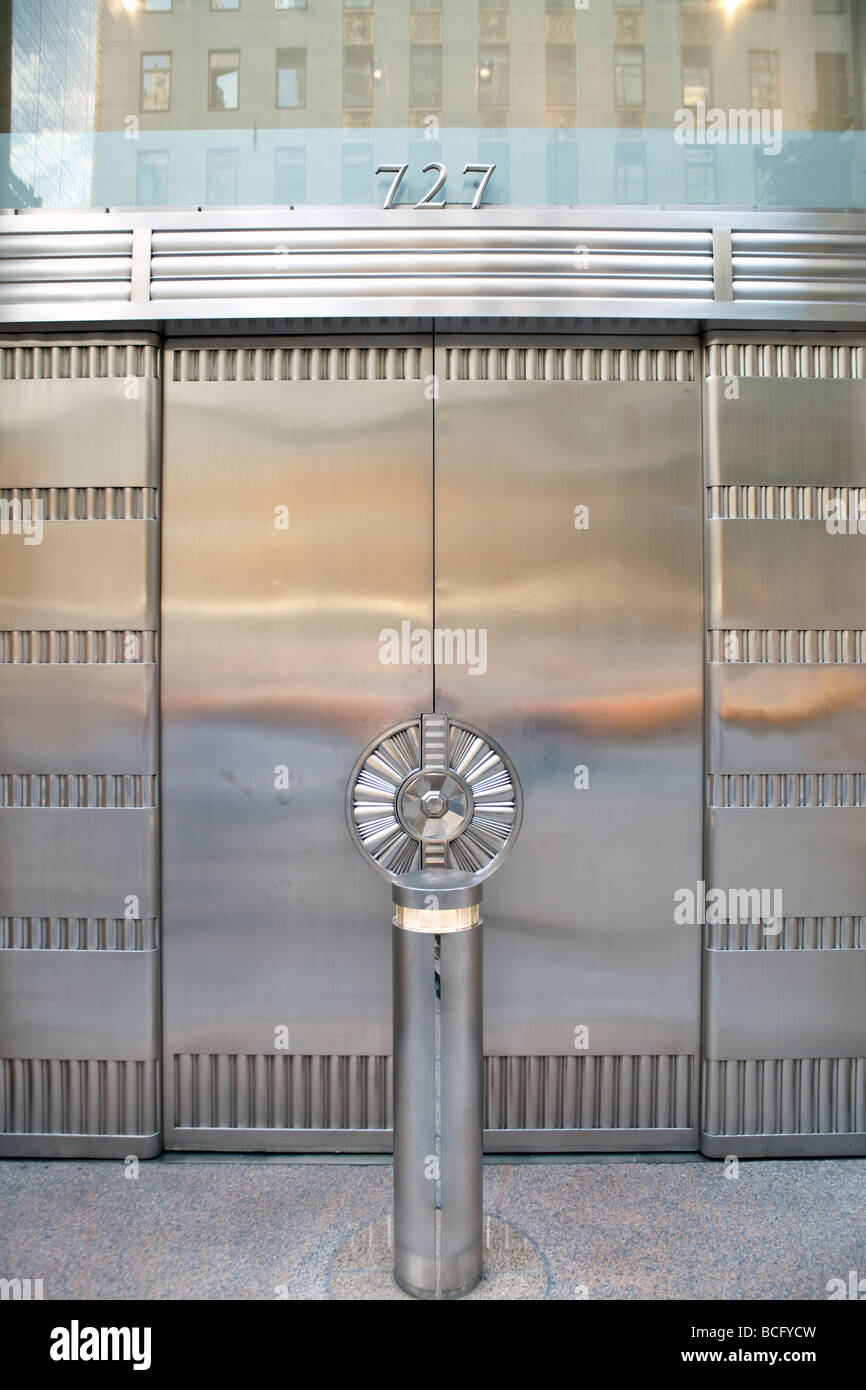 Tür zu Tiffany & Co., Fifth Avenue, Manhattan, New York City, New York, USA Stockfoto