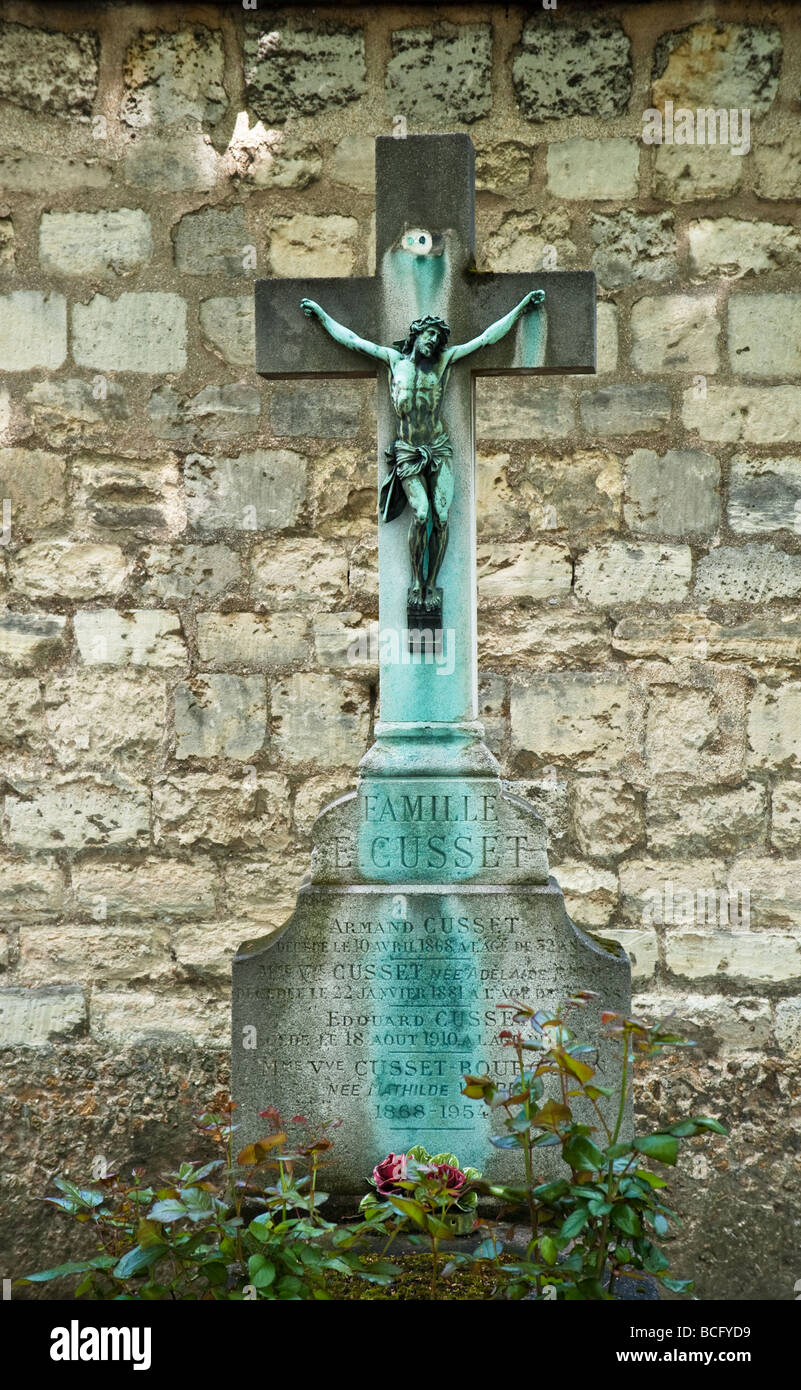 Familie Grabmonument im Friedhof von Montparnasse. Paris, Frankreich. Stockfoto