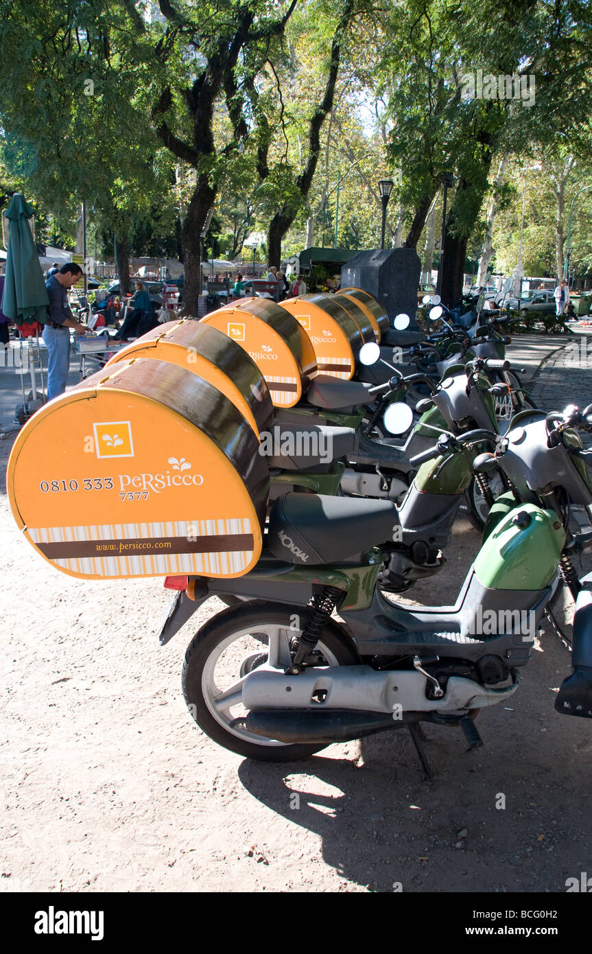 Persico Eis Creme Lieferung Fahrräder in einer Reihe, La Recova, Belgrano, Buenos Aires, Argentinien Stockfoto