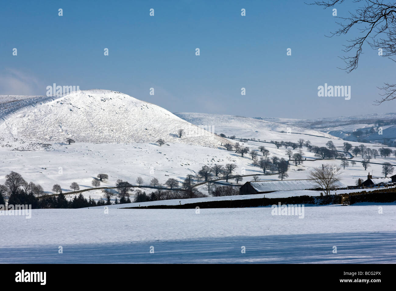 Eine verschneite Landschaft nördlich von Bolton Abbey, Wharfedale in den Yorkshire Dales National Park Stockfoto