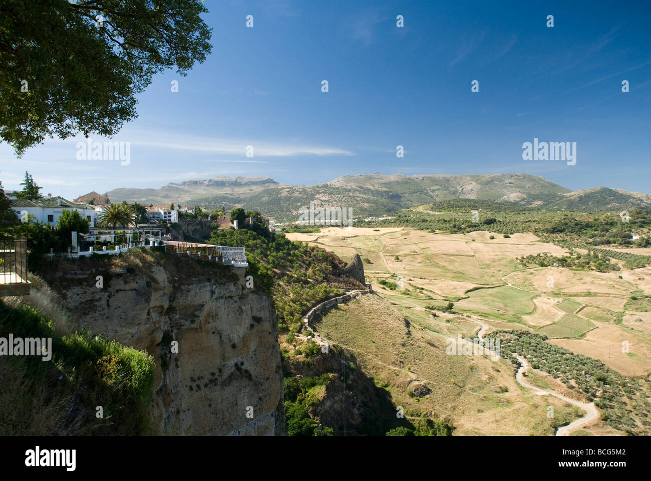 Ronda-Stadt und die Berge Serranía de Ronda Stockfoto