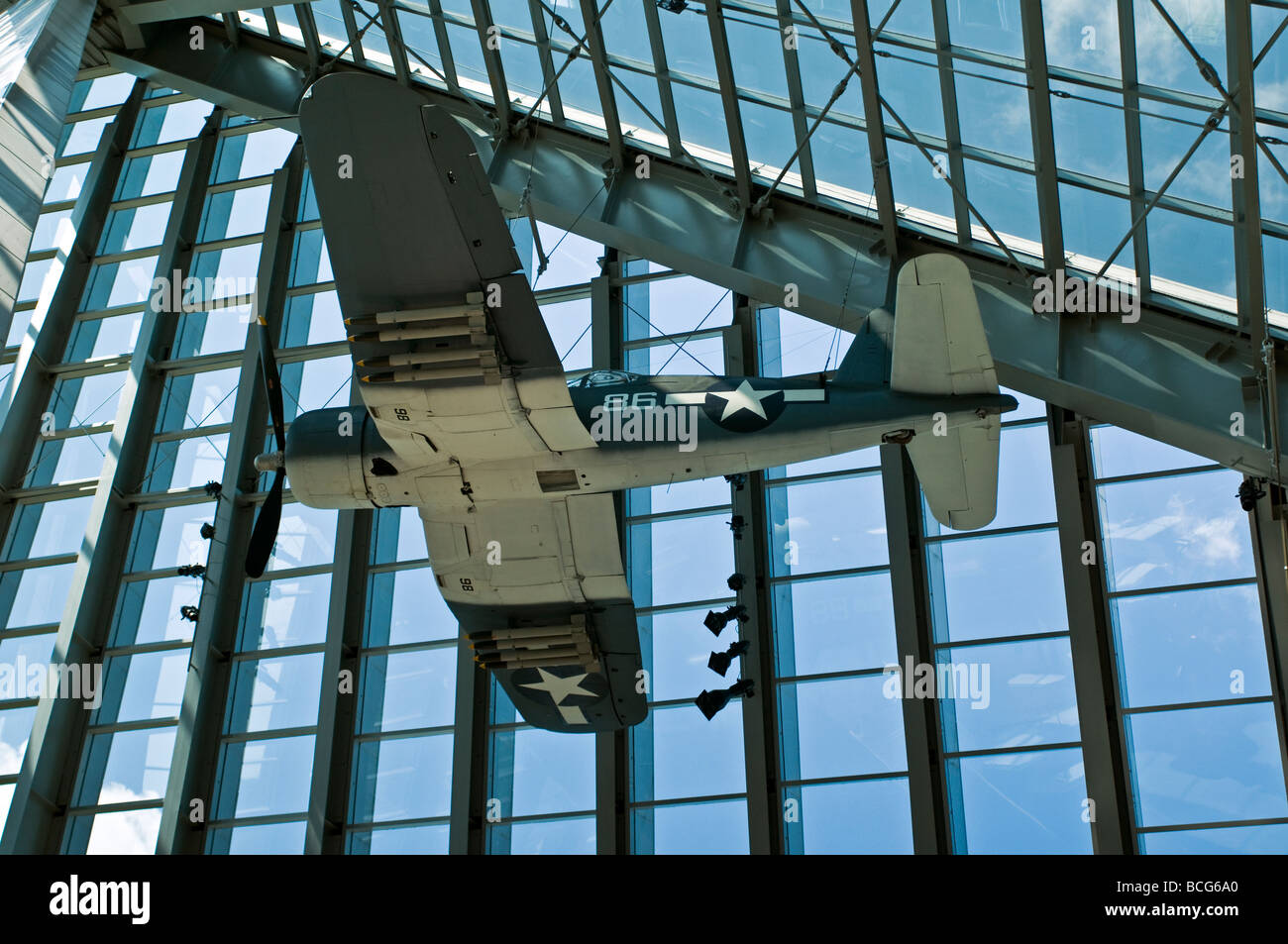 Corsair US Navy Kampfflugzeug WWII Flugzeug in das United States Marine Corps National Museum. Stockfoto