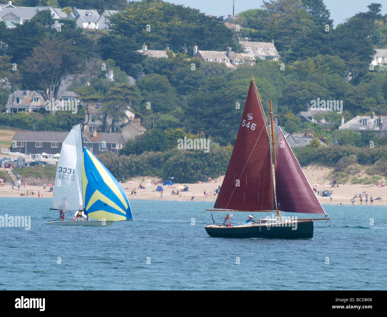 Segelboote auf der Mündung des Flusses Camel in der Nähe von Padstow Stockfoto