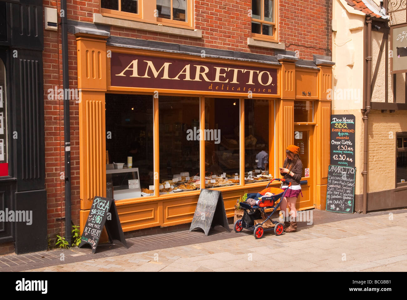 Der Amaretto Feinkost Deli Shop speichern in Norwich Norfolk Uk Stockfoto