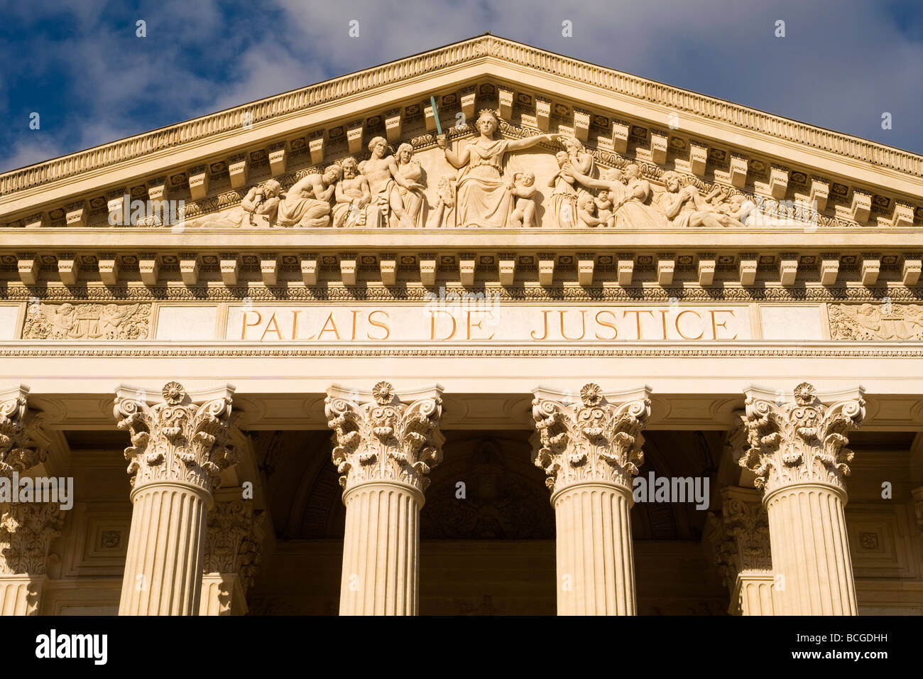 Gerichtsgebäude oder Palais de Justice, Nimes, Frankreich Stockfoto