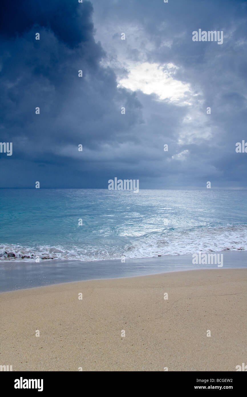 Sehen Sie auf den Atlantischen Ozean vom Strand von Sosua Dominikanische Republik Stockfoto