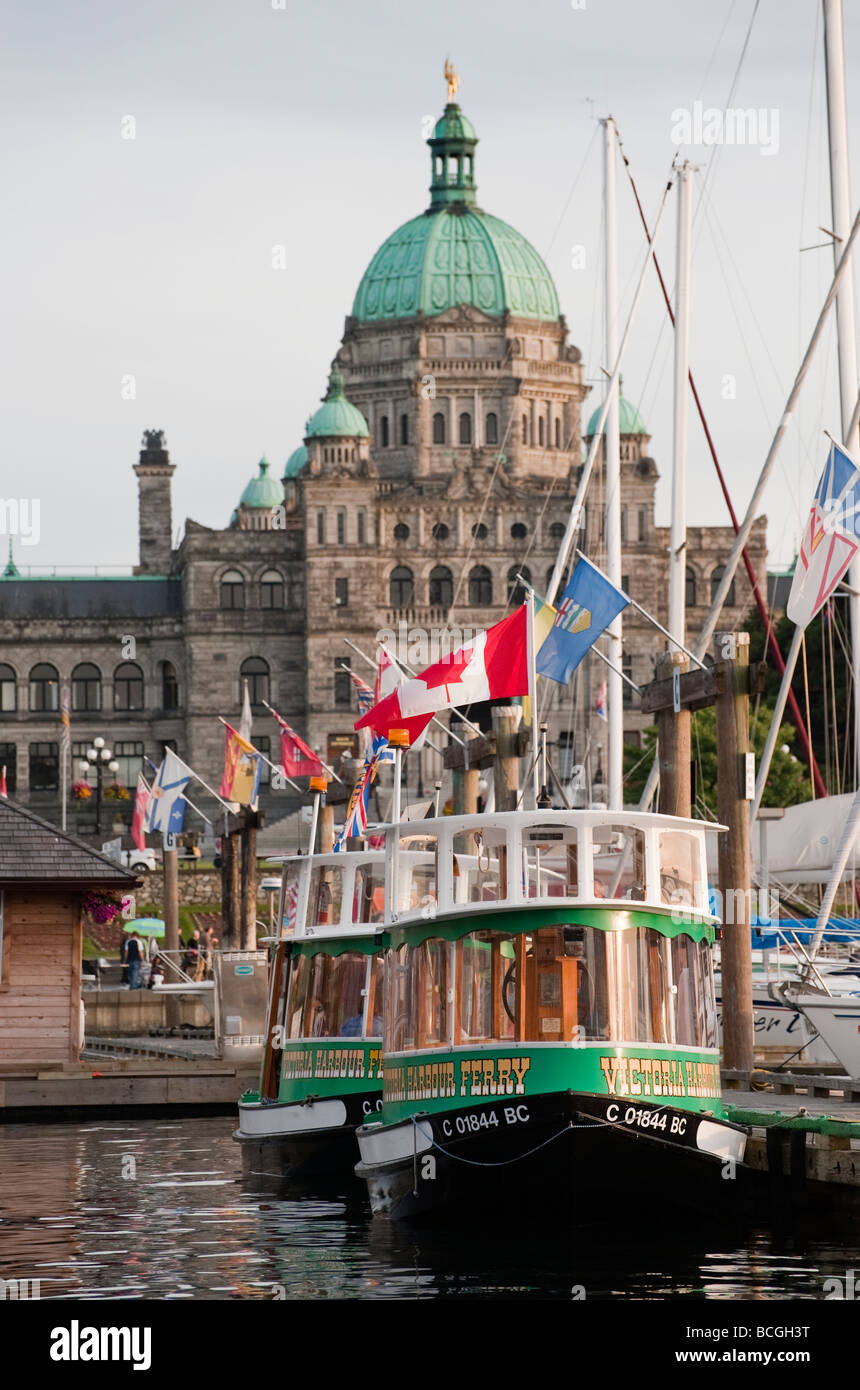 Victoria, Britisch-Kolumbien. Kleine Fähren shuttle Touristen rund um den inneren Hafen, Hotels und verschiedenen Attraktionen. Stockfoto