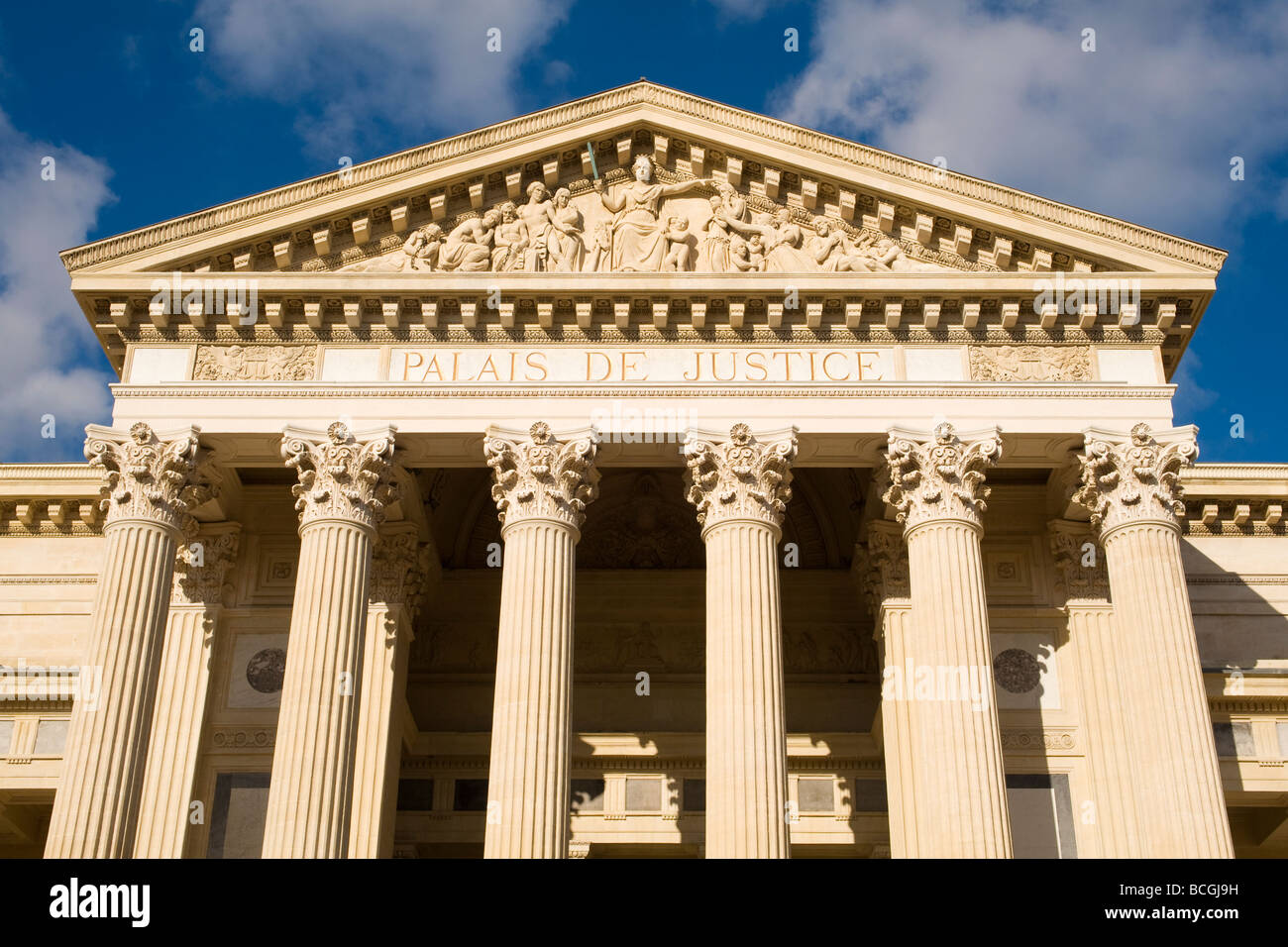 Gerichtsgebäude oder Palais de Justice, Nimes, Frankreich Stockfoto