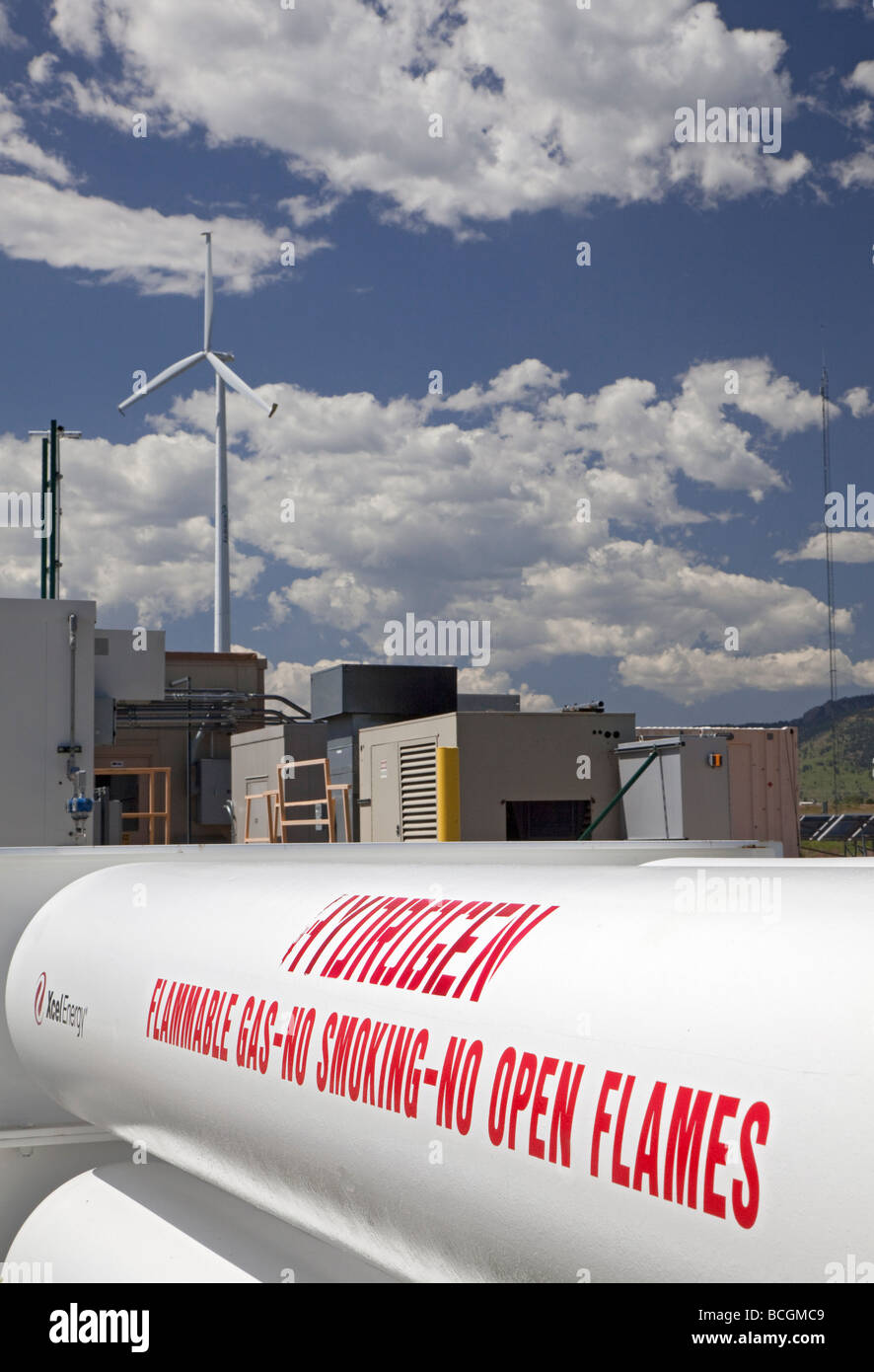 Windenergie wird in Wasserstoff bei der National Renewable Energy Laboratory Wind Technology Center umgewandelt. Stockfoto