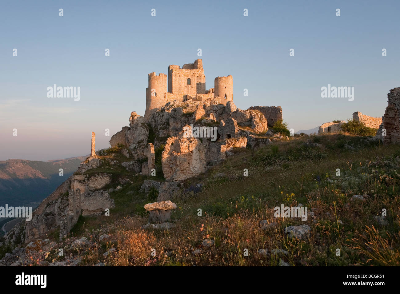 Rocca Calascio Burg im Nationalpark Gran Sasso, Abruzzen, Italien Stockfoto