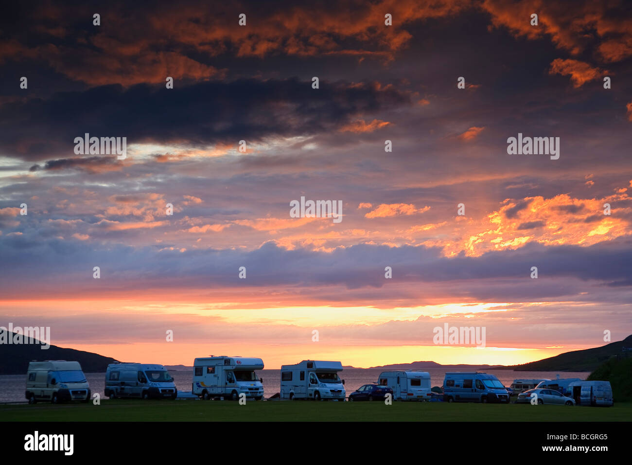 Broomfield Ferienpark Campingplatz bei Sonnenuntergang, Ullapool, Loch Broom, Highlands, Schottland, Vereinigtes Königreich Großbritannien UK 2009 Stockfoto