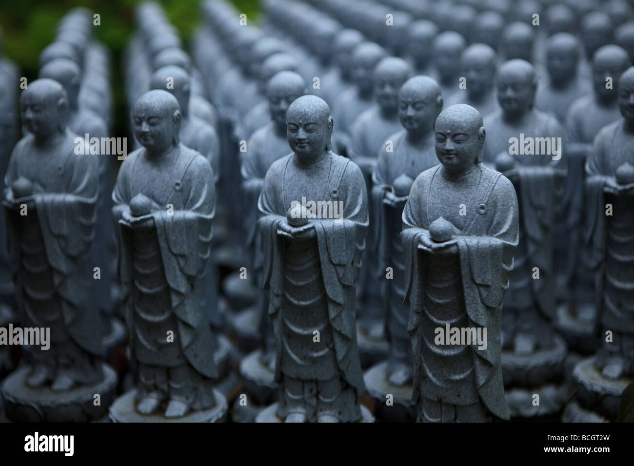 Jizō Bosatsu ist die Hüterin der Kinder, die vor ihren Eltern gestorben. Stockfoto