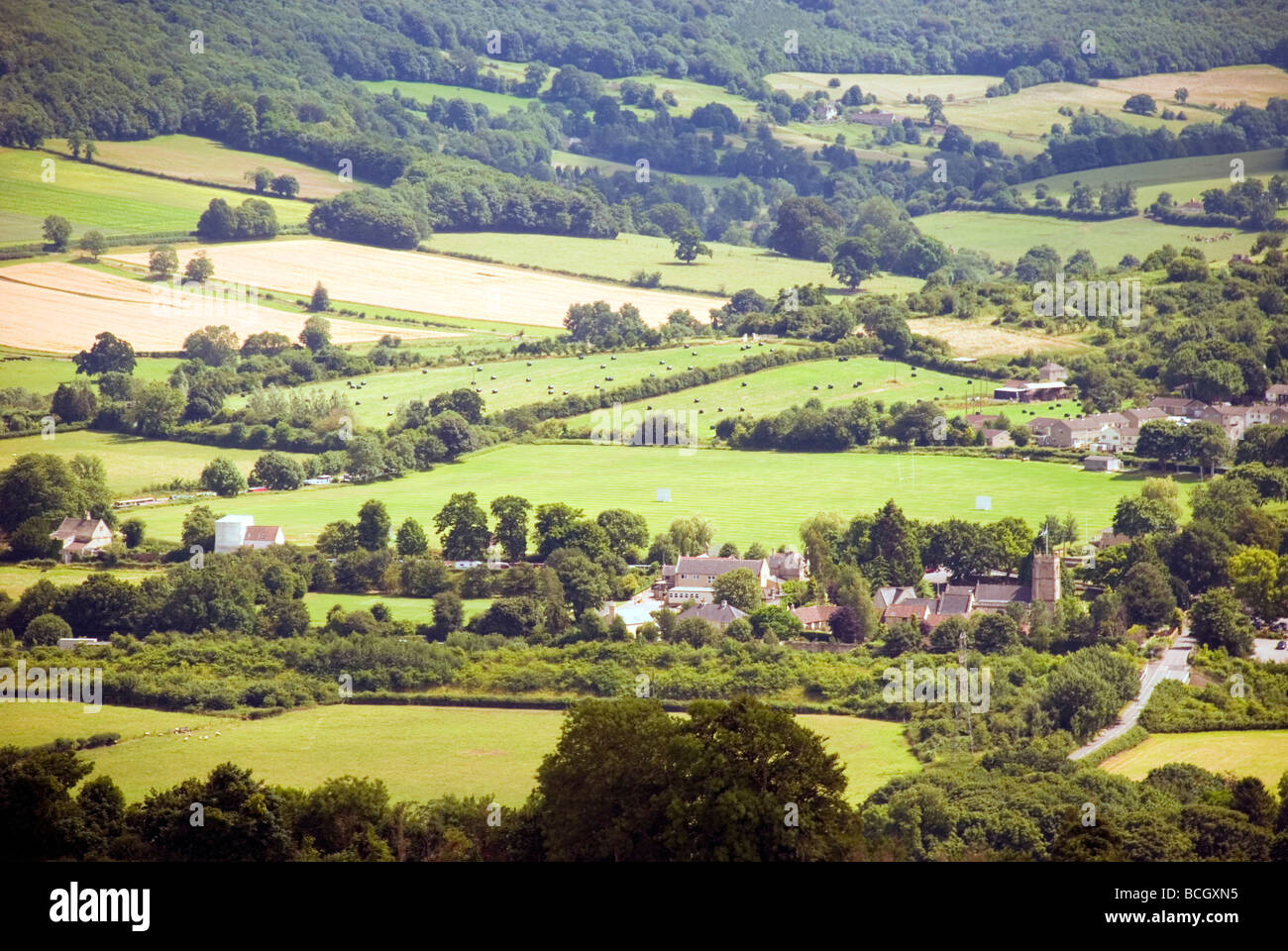 Bathampton BaNES England Blick auf das Dorf und die umliegende Landschaft aus kleinen Solsbury Hill Stockfoto