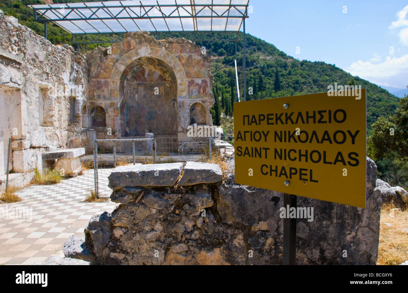 Ruinen der St.-Nikolaus-Kapelle mit Wandmalereien aus dem 17. Jahrhundert in der Nähe von Sami auf der Insel Kefalonia Griechenland GR Stockfoto