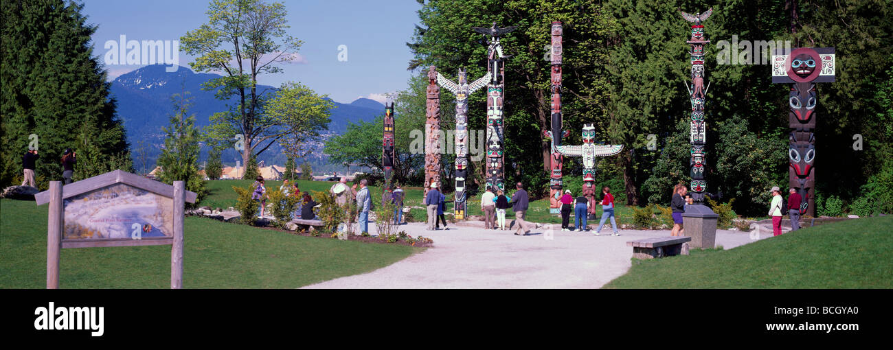 Totempfähle an Brockton Punkt im Stanley Park in Vancouver British Columbia Kanada im Sommer Stockfoto