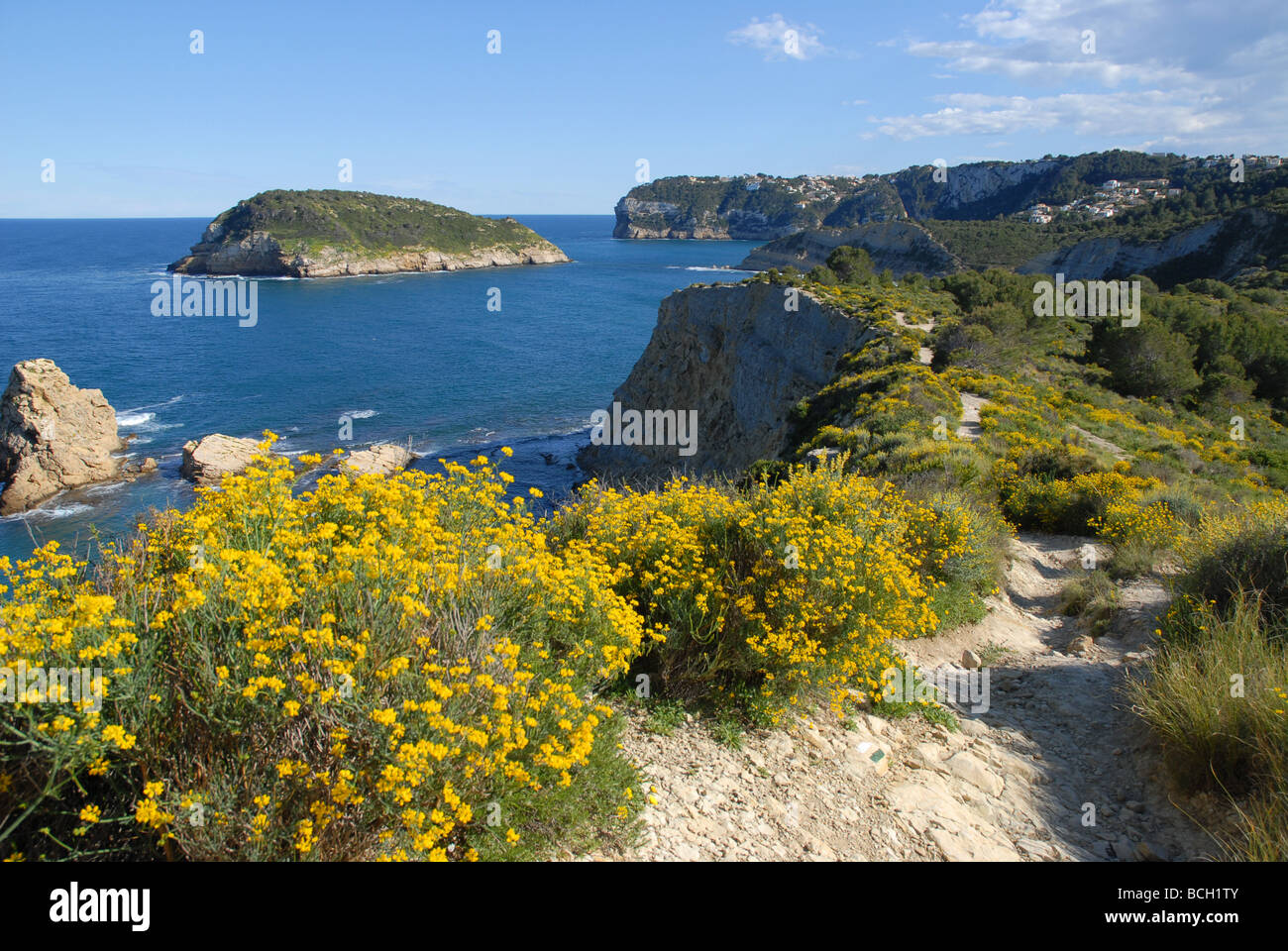 Blick auf Insel betauchen von Prim Cap, Javea / Xabia, Provinz Alicante, Comunidad Valenciana, Spanien Stockfoto