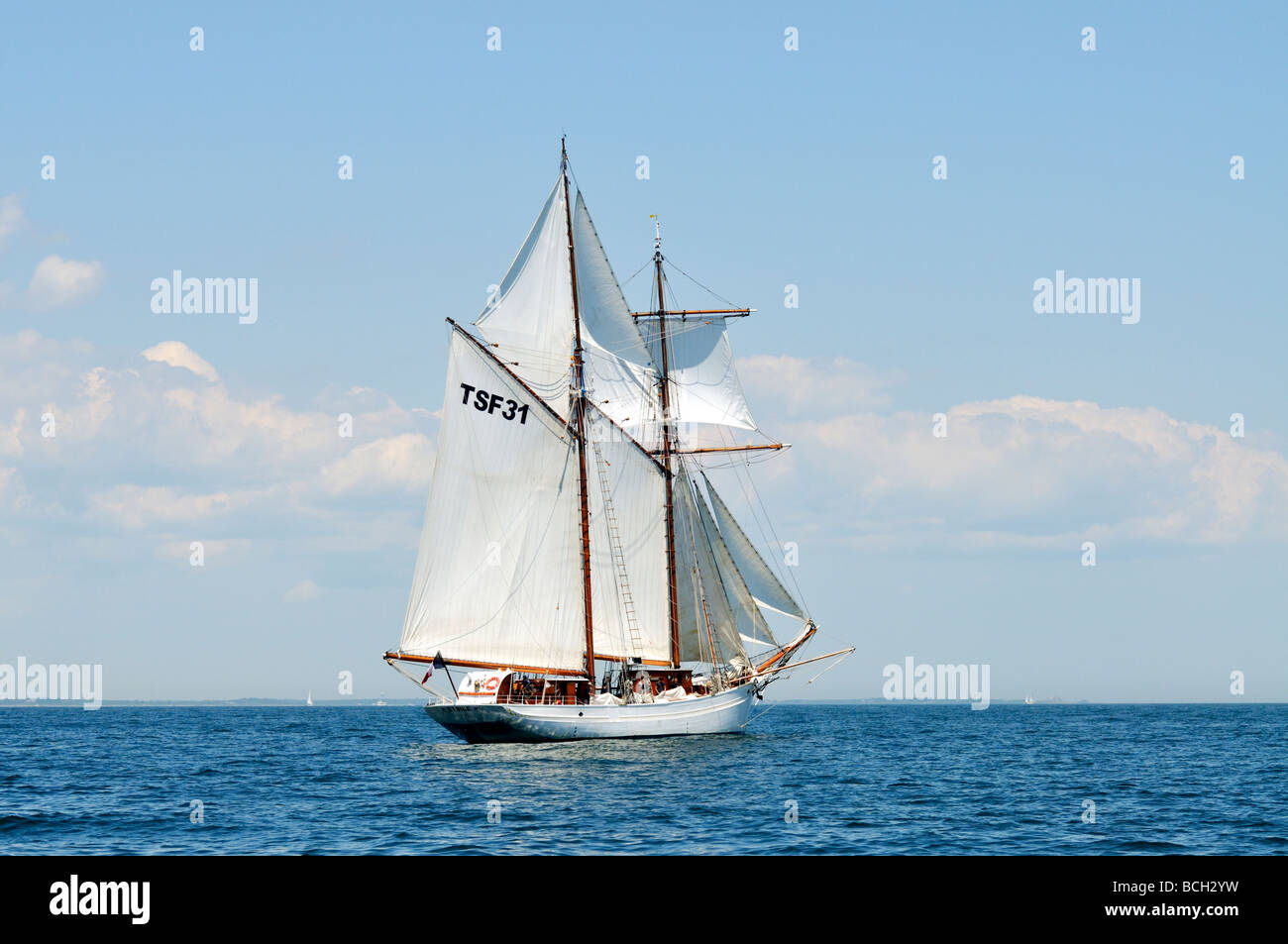 Französisch groß Schiff L Etoile ein Gaff rigged Schoner unter vollen Segeln Stockfoto