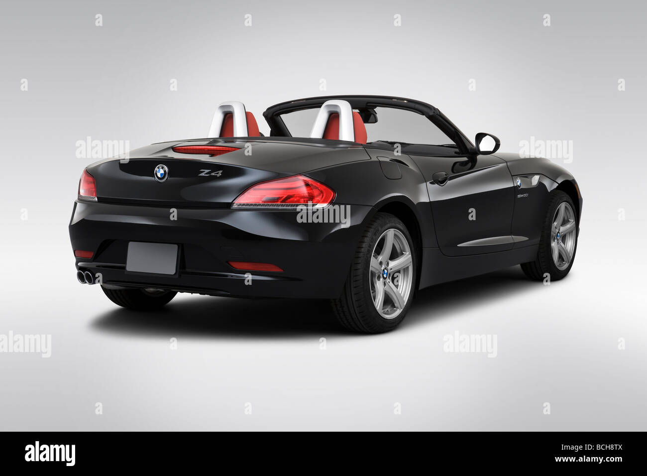 2009 Bmw Z4 In Schwarz Winkel Ruckansicht Stockfotografie Alamy