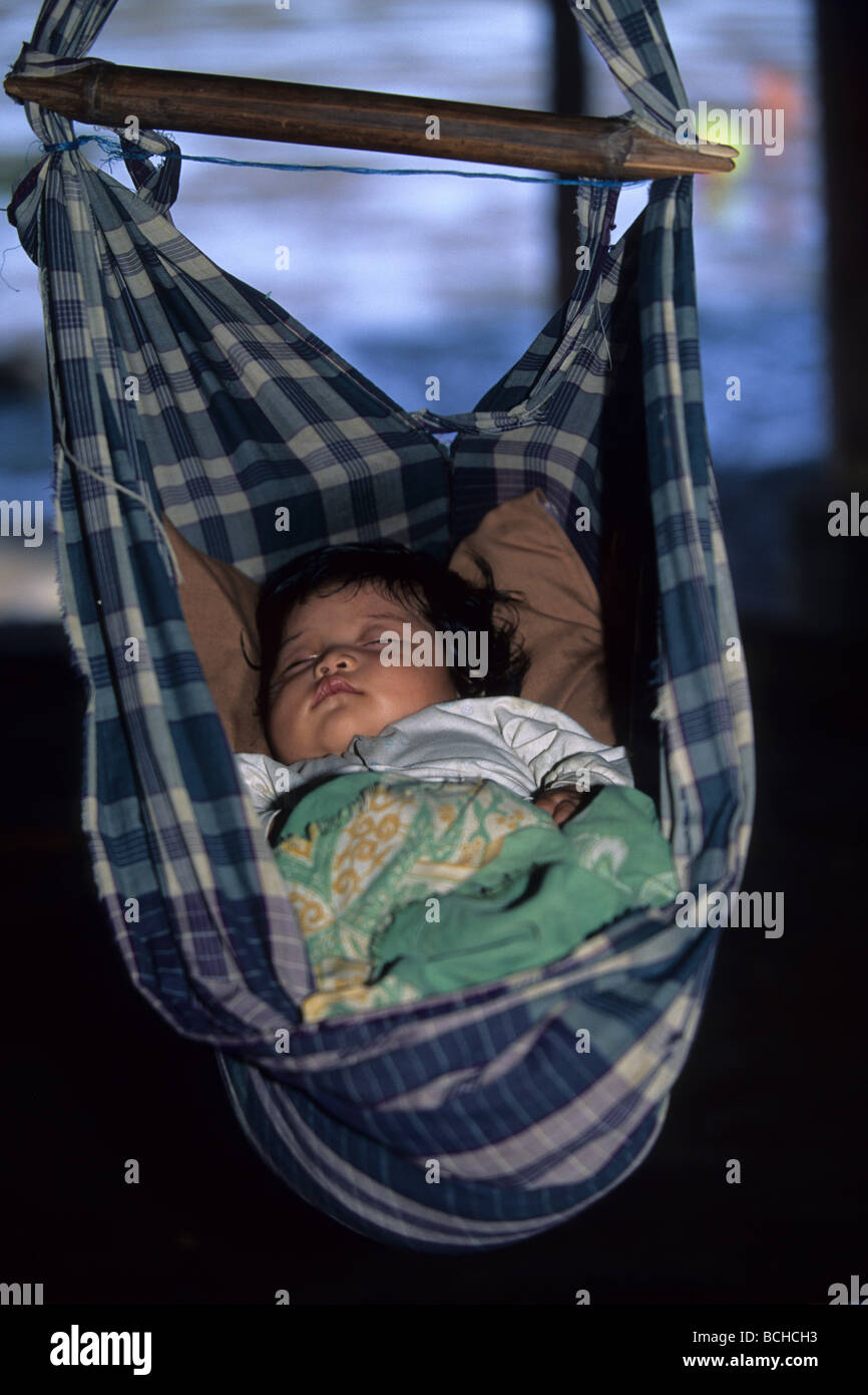 Baby schläft auf Komodo Insel Komodo National Park kleinen Sunda-Inseln zum UNESCO-Weltkulturerbe Indonesien Stockfoto