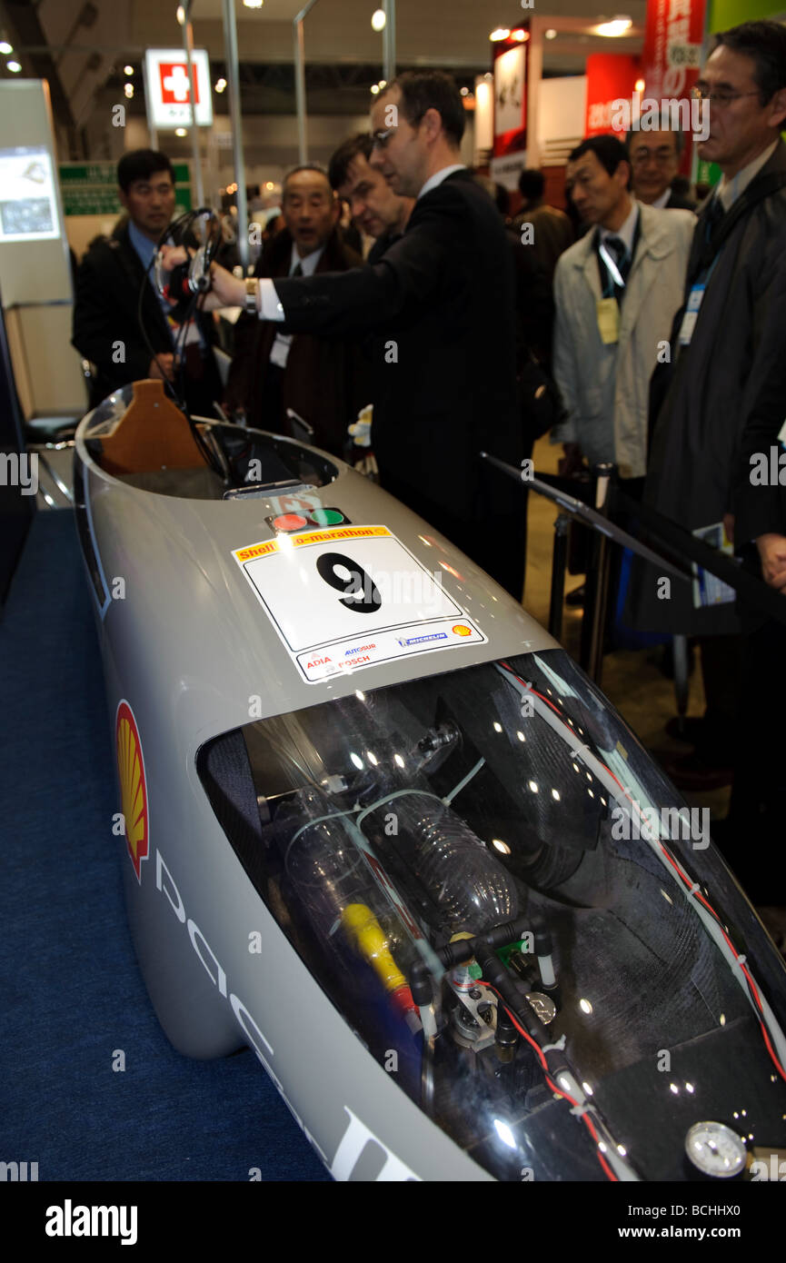 Super effiziente Brennstoffzellen-Fahrzeug im Schweizer Pavillon, Fuel Cell Expo, Tokyo Big Site, Tokio, Japan, 27. Februar 2009. Stockfoto
