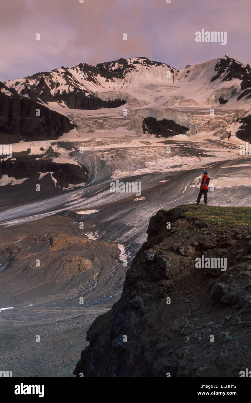 Wanderer auf Ridge Wrangell St. Elias NP SC AK /nSouthcentral Stockfoto