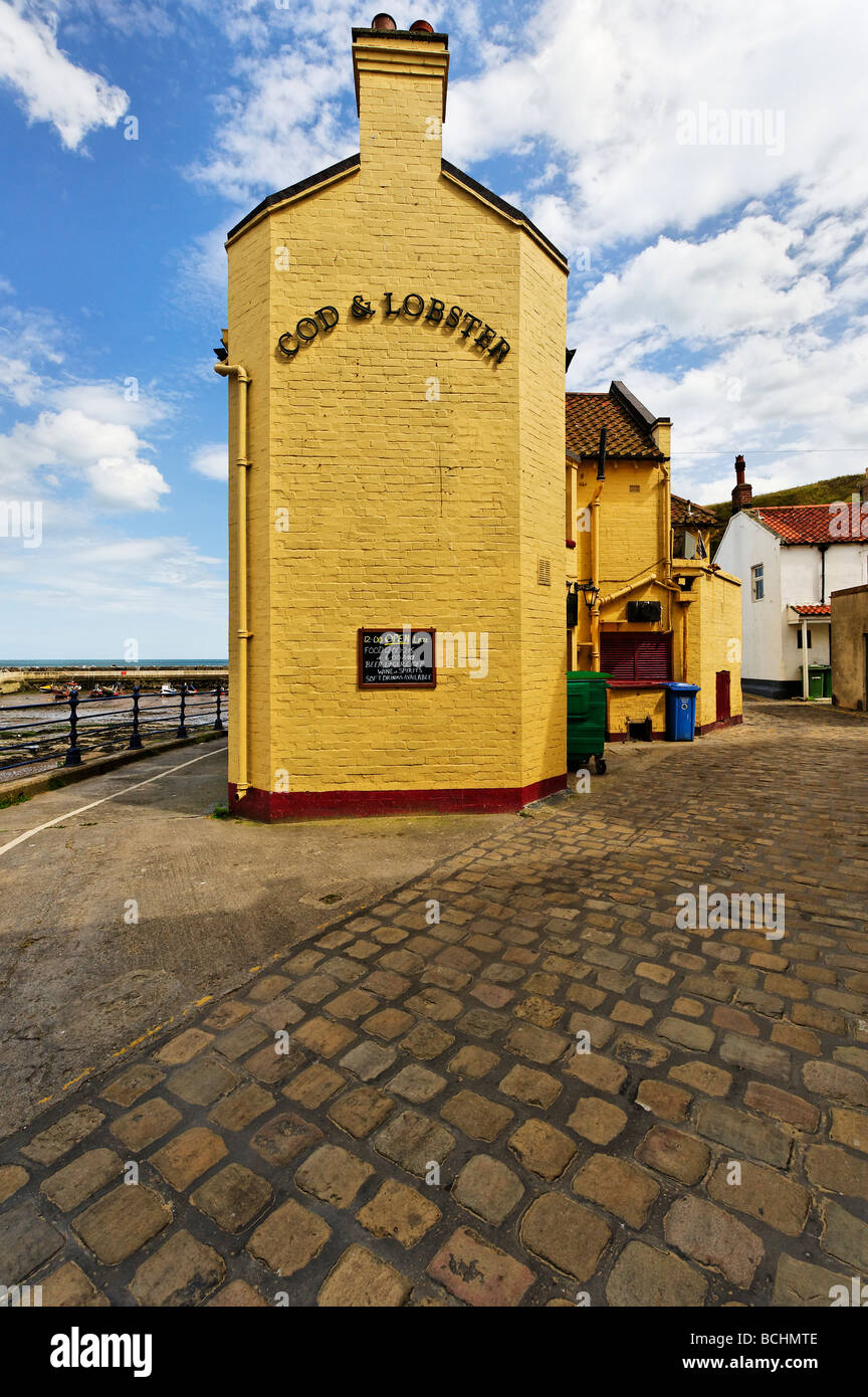 Der Kabeljau und Hummer Pub in malerischen North Yorkshire Küste Dorf Staithes Stockfoto