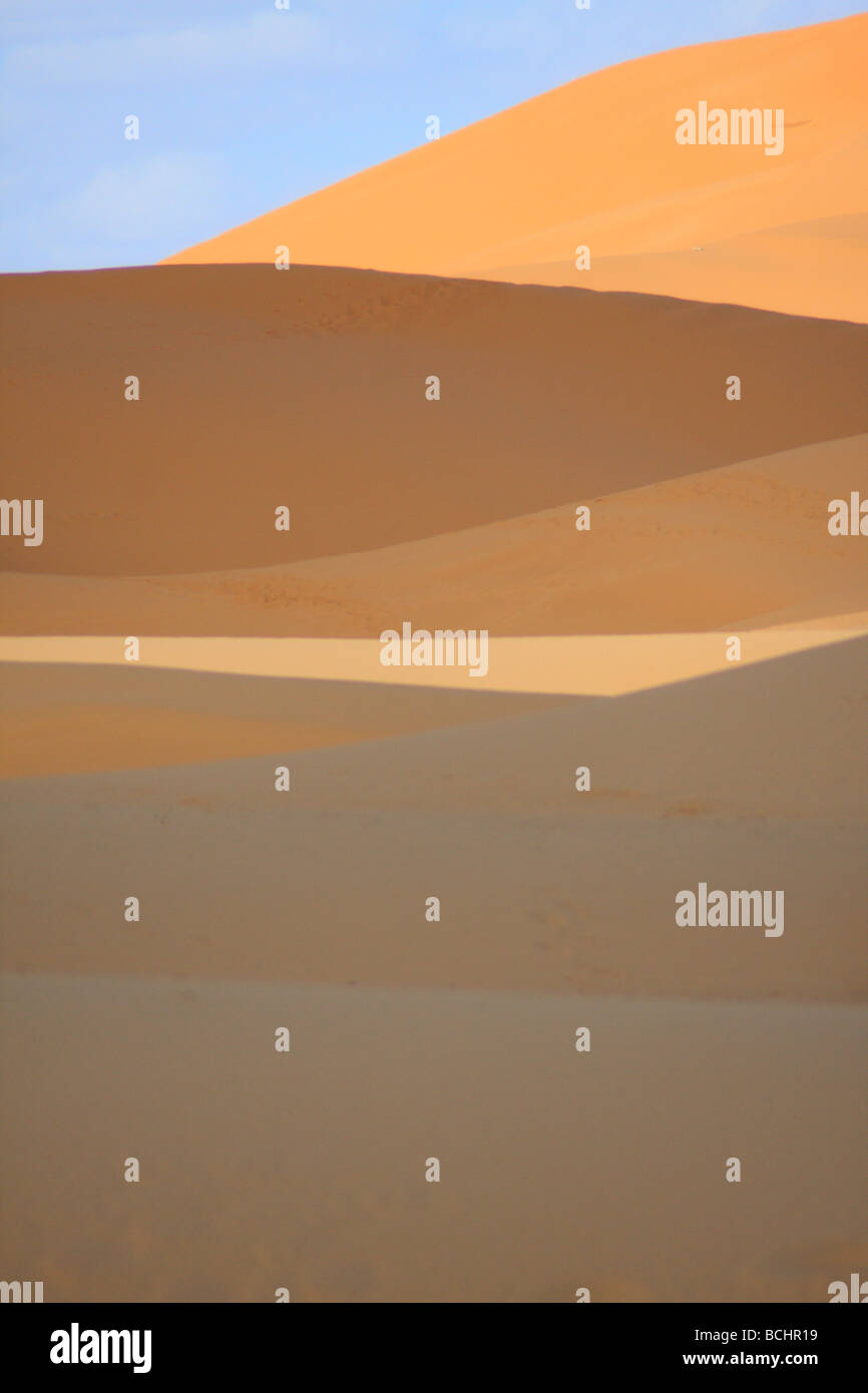 Erg Chebbi Sanddünen in der Sahara-Wüste, in der Nähe von Merzouga, südlichen Marokko Nordafrika Stockfoto