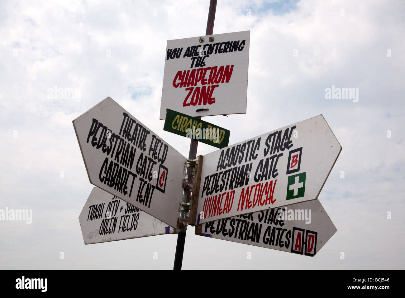 Wegweiser beim Glastonbury Festival 2009 Stockfoto