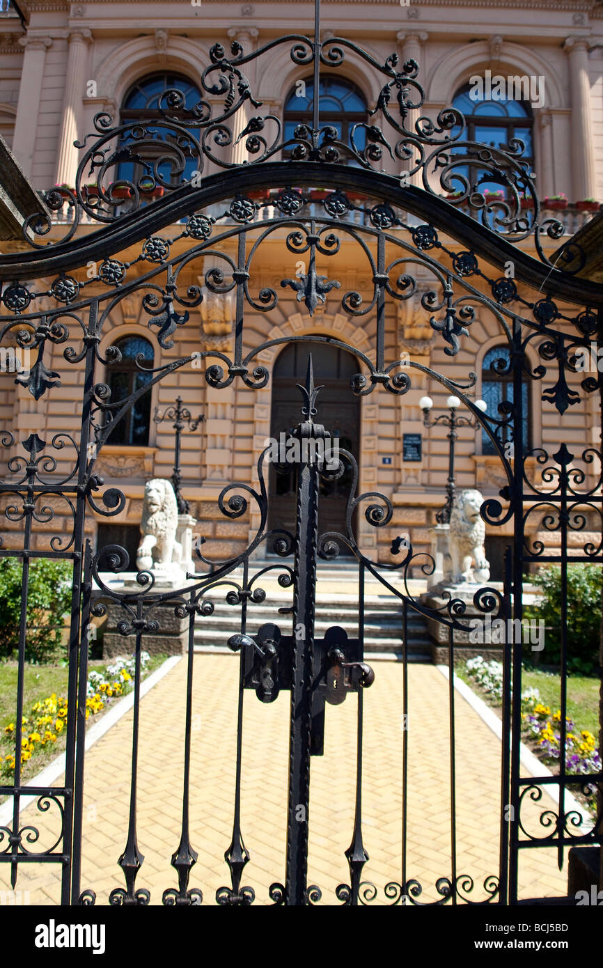 Patriarchal Palace in Sremski Karlovci Haupt Eingang Stockfoto