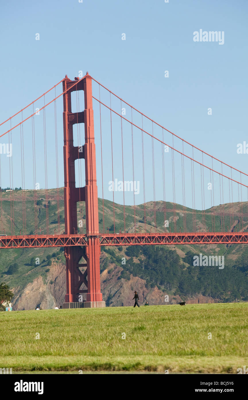Golden Gate Bridge in San Francisco, Kalifornien vom Presidio Park gesehen. Stockfoto