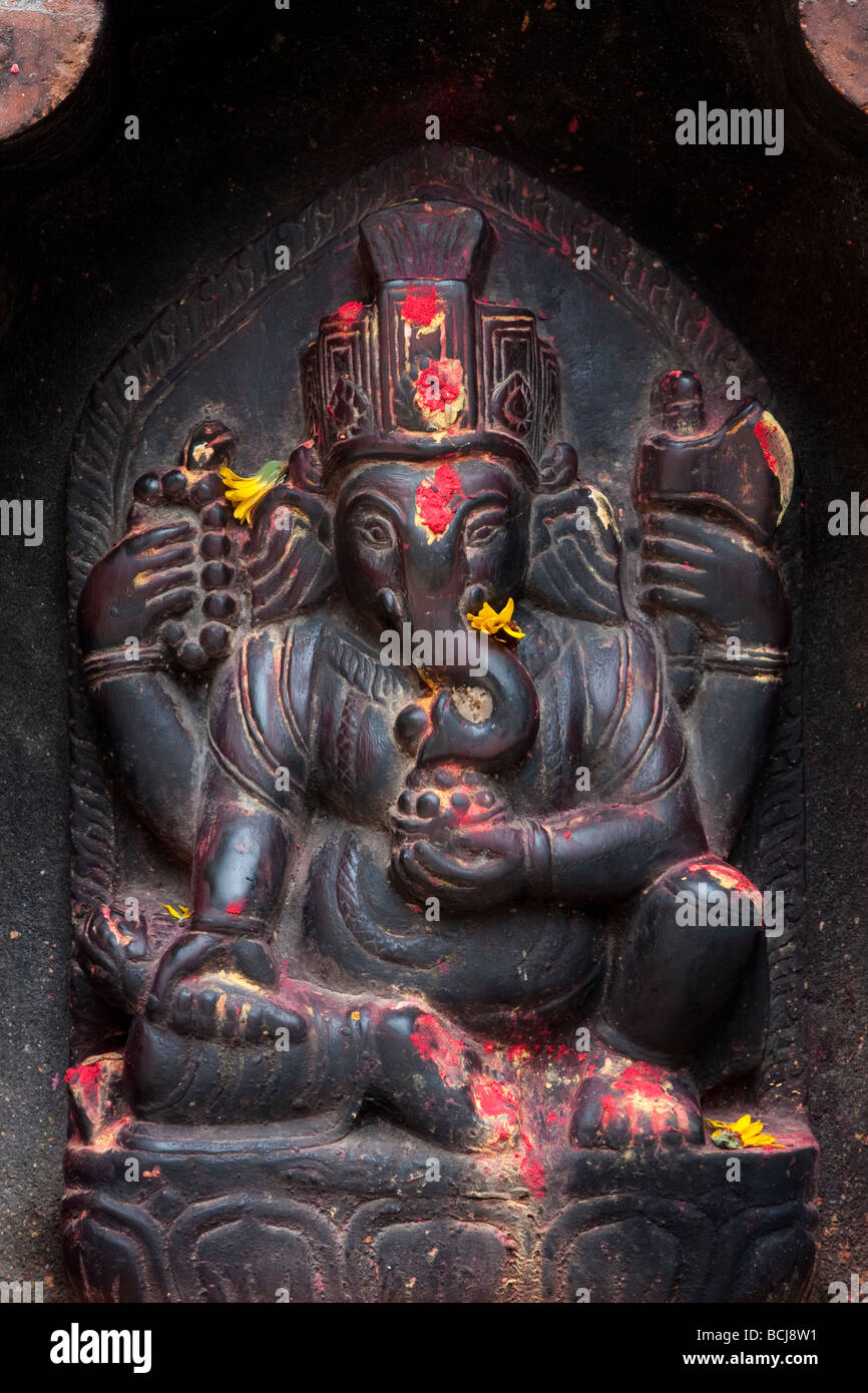 Kathmandy, Nepal.  Nahaufnahme der Votiv Schrein, der Hindu-Gott Ganesh. Stockfoto