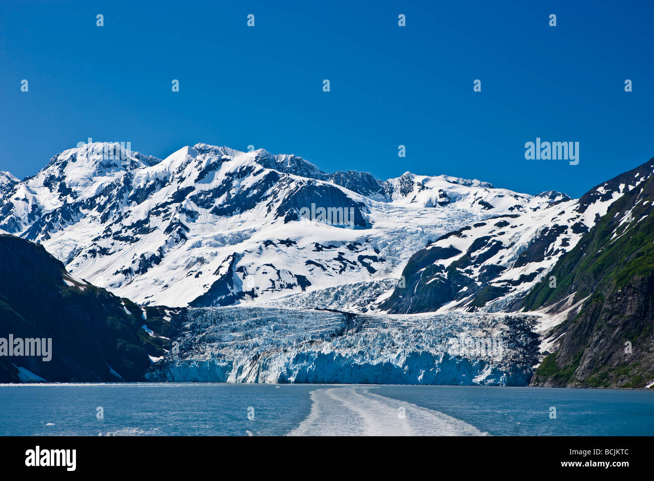 Barry Glacier in Harriman Fjord gesehen von der Terrasse auf dem Klondike Express Tourenboot, Prince William Sound, Alaska Stockfoto