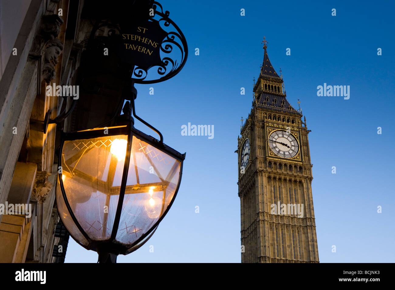 Big Ben, Houses of Glücksspielmarkts, London, England Stockfoto