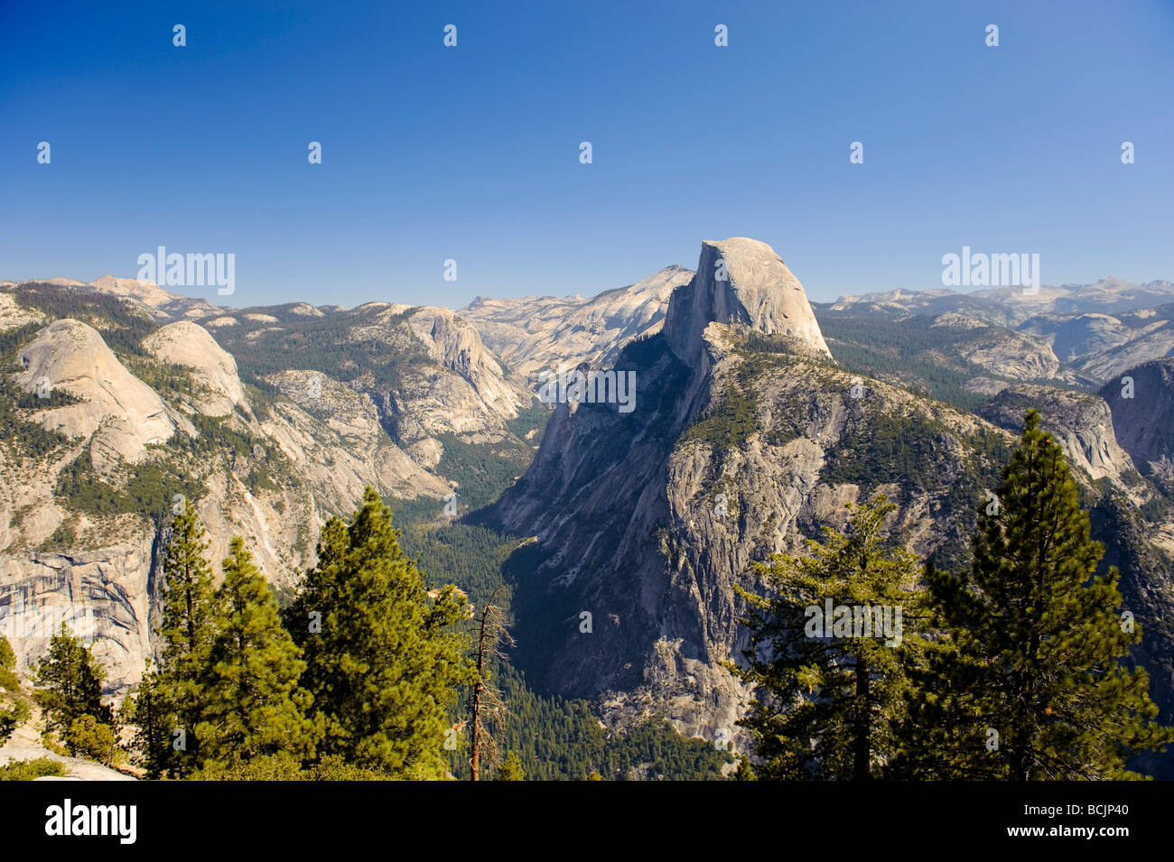 USA, Kalifornien, Yosemite-Nationalpark, Glacier Point und Half Dome Berg Stockfoto