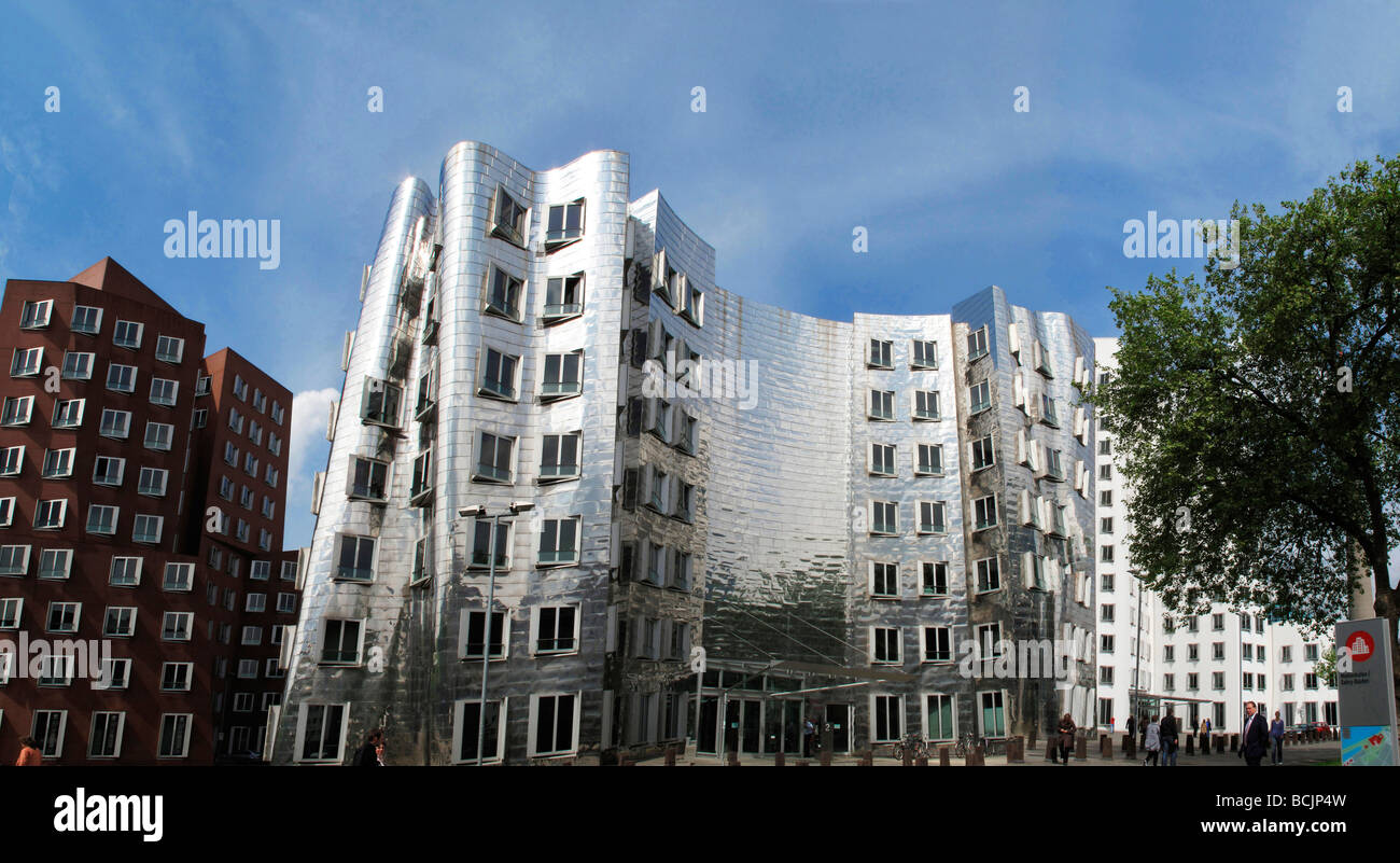 Deutschland Düsseldorf Medienhafen Medienhafen der neue Zollhof von Frank Gehry Stockfoto