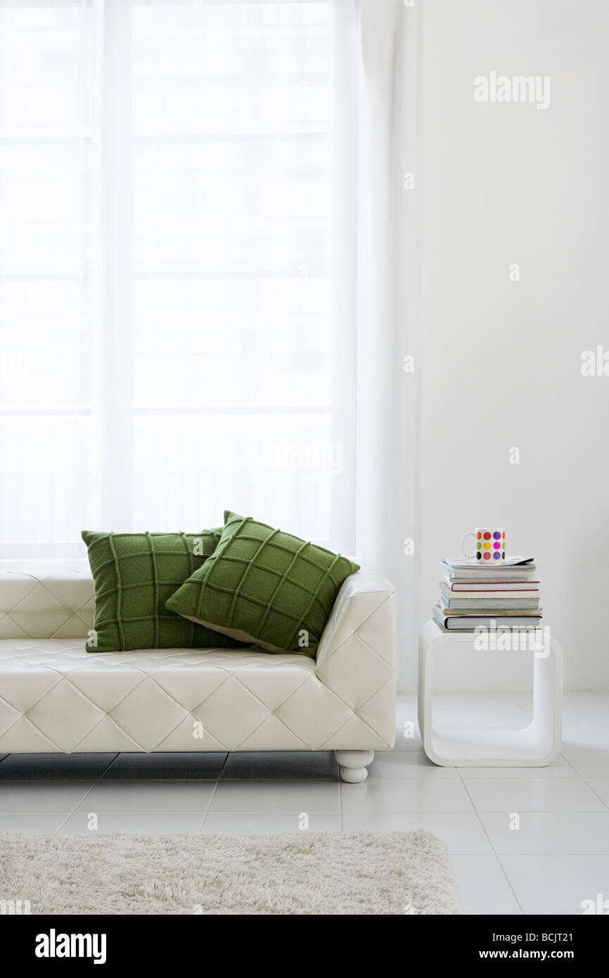 Modernes Sofa im Wohnzimmer Stockfoto